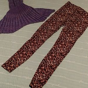 Leopard print leggings.
